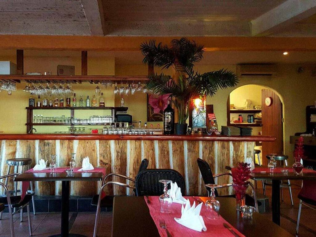 Restaurant Rudy's à Moorea, reconnu pour ses plats savoureux et son accueil chaleureux.