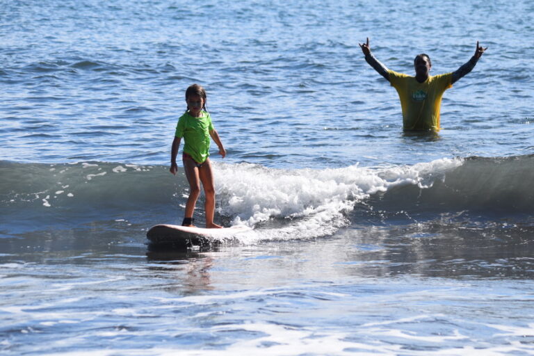 Cours de surf à Tahiti