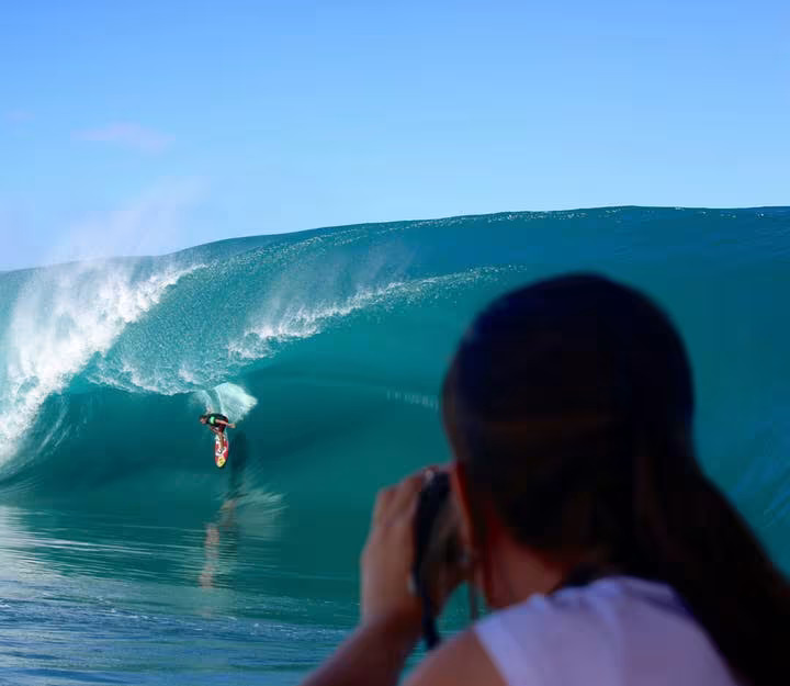 Observation de la vague de Teahupoo en bateau à Tahiti
