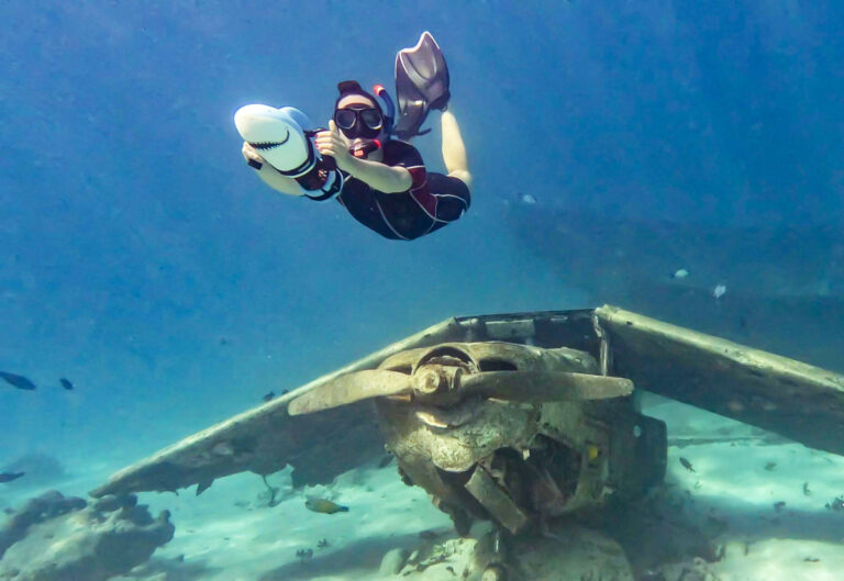 Snorkeling en scooter sous-marin à Tahiti